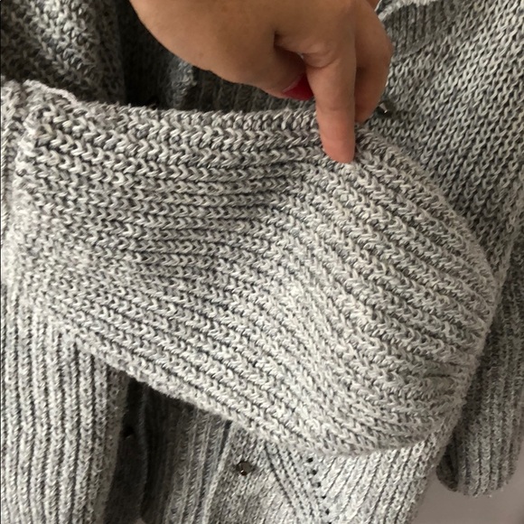 Grey puffy sleeves sweater - Picture 2 of 5